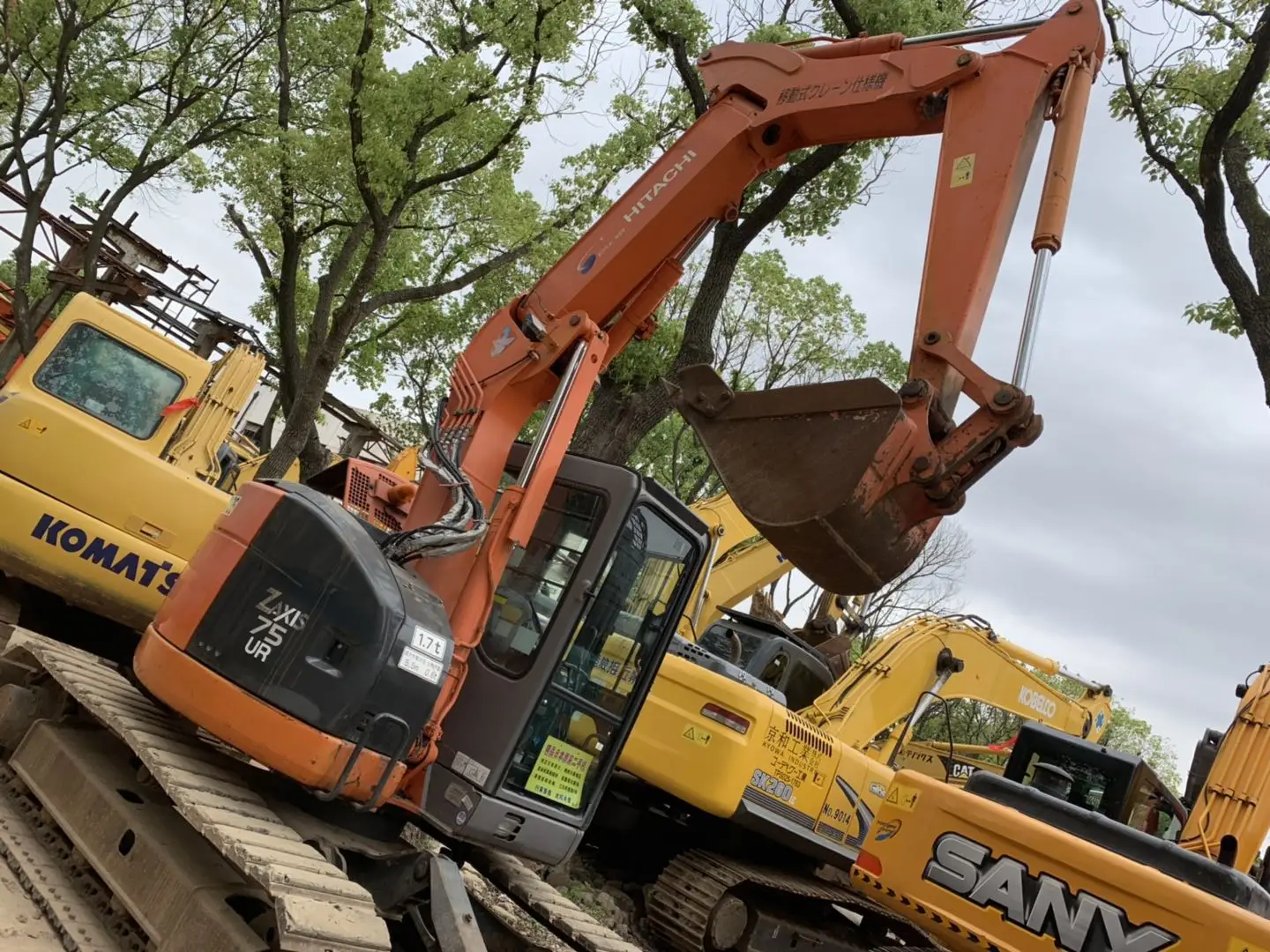  Бывший в употреблении экскаватор hitachi zx 75 сделано