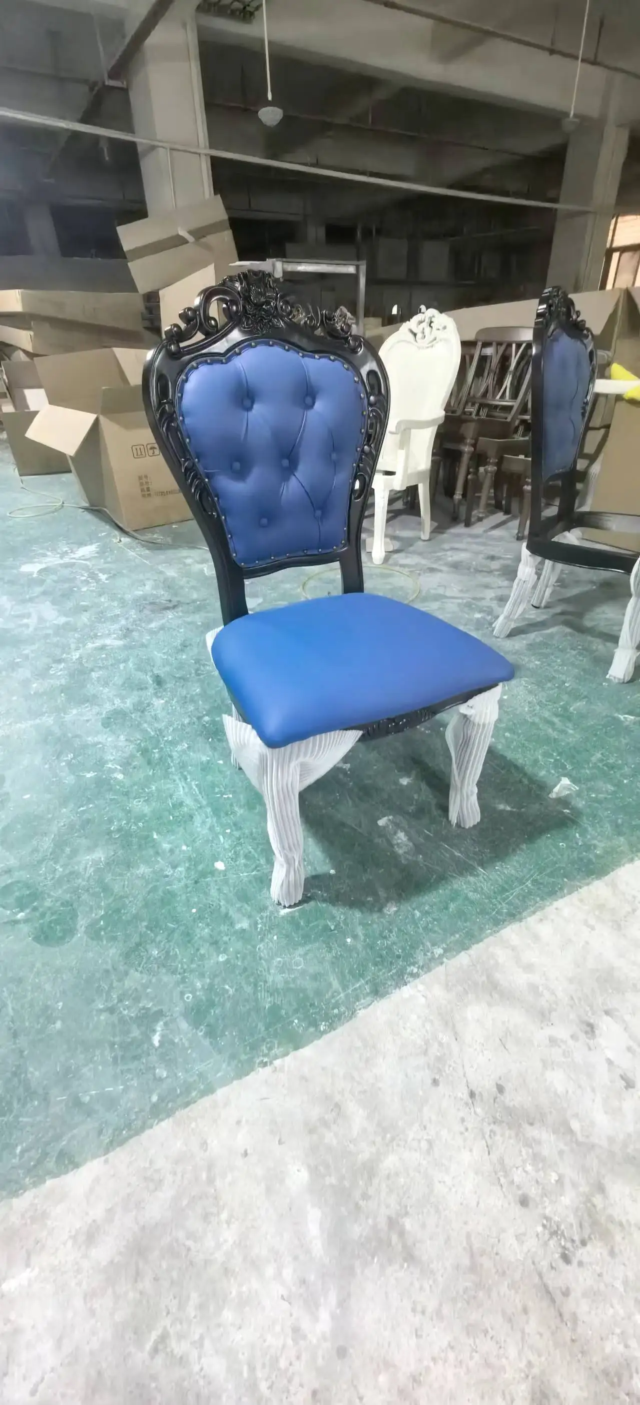 French Style Dining Chair 8 Years Warranty MOQ 1 blue Entry Living Room Kitchen Park Latest Nail Banquet Chair