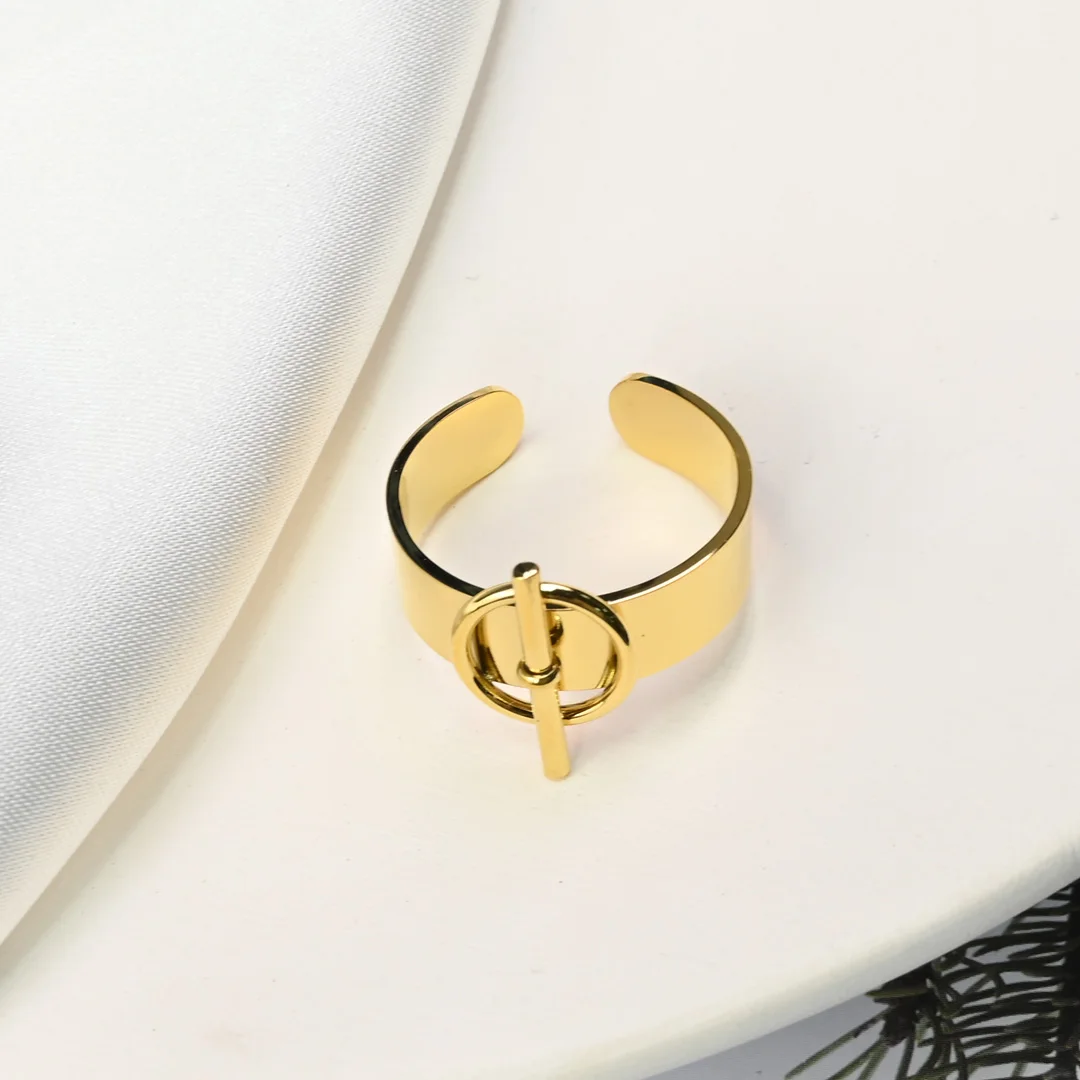 Wholesale Custom Fashion Exquisite Stainless Steel Ladies Ring Manufacturer 18K Gold Plated Clock Design woman Bijoux