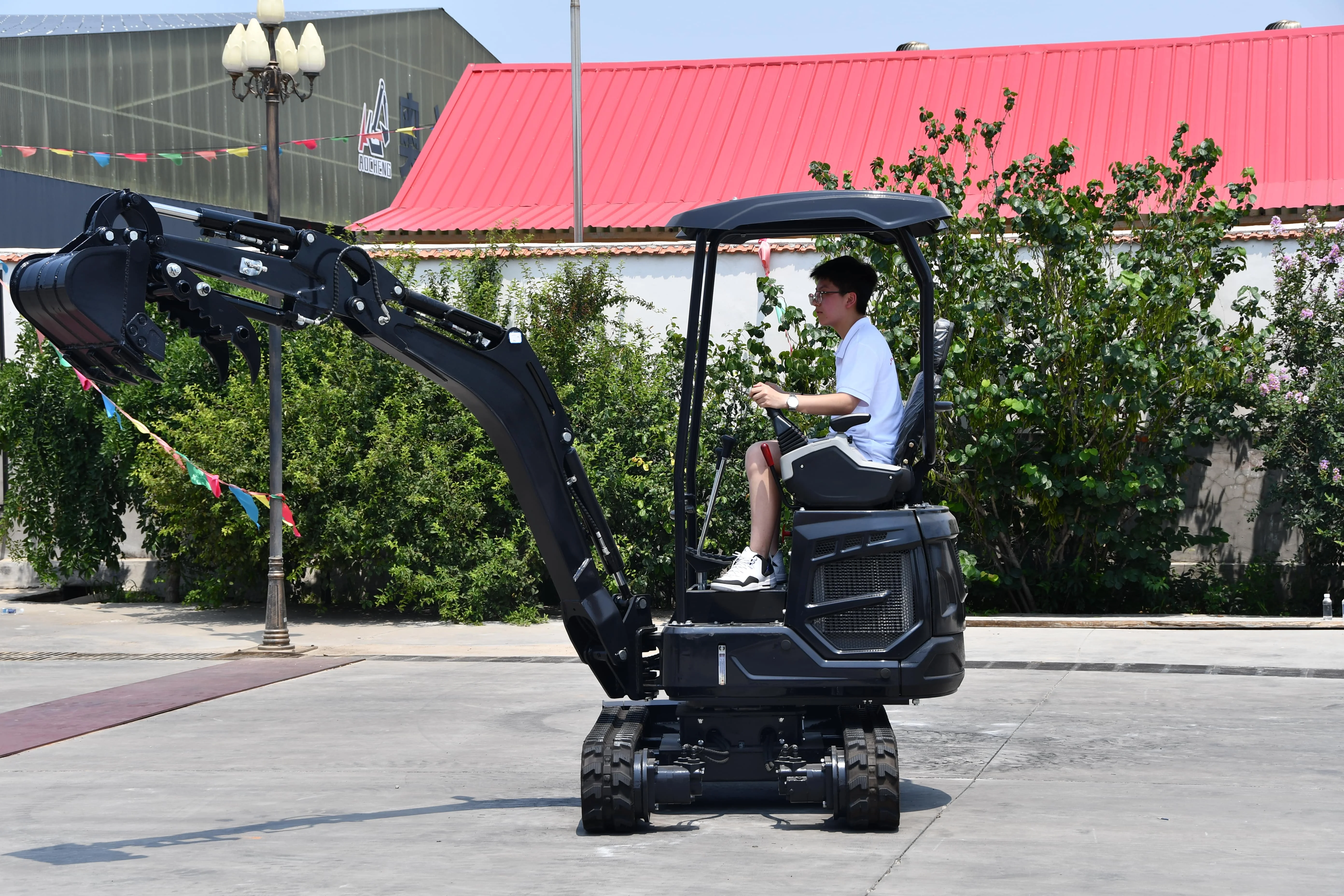 Factory Price Bucket Capacity 1.5ton Mini Excavator Quick Attachment Change Mini Excavator