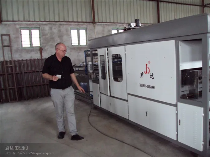 RJD-720 automatic vacuum forming machine thermoforming equipment