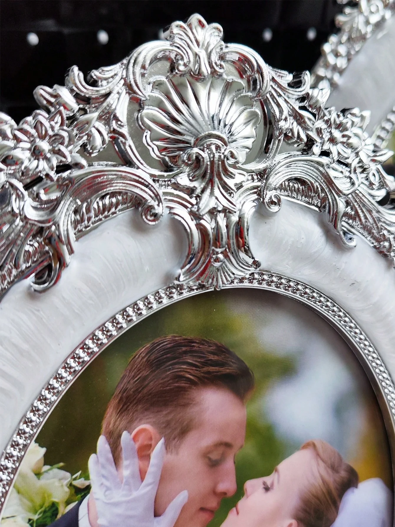 Plastic frame 5*7 6*8 8*10 oval silver plastic picture frame with grand European style display wholesale