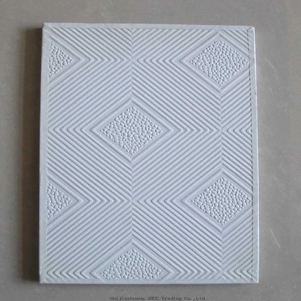 ПВХ ламинированная гипсовая потолочная доска подвесная дешевая Красивая плитка перфорированный гипсовый потолок