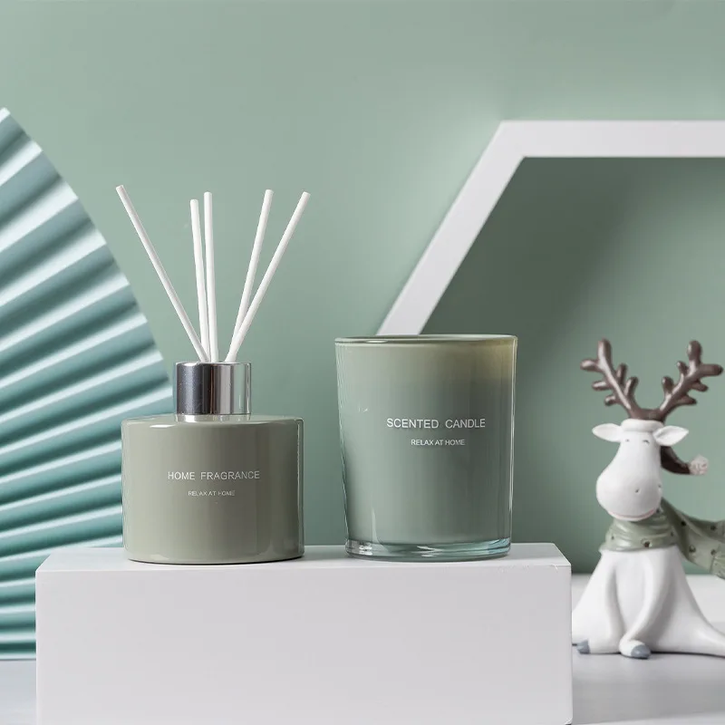Customize Luxury  scented candle and aroma reed diffuser with stick
