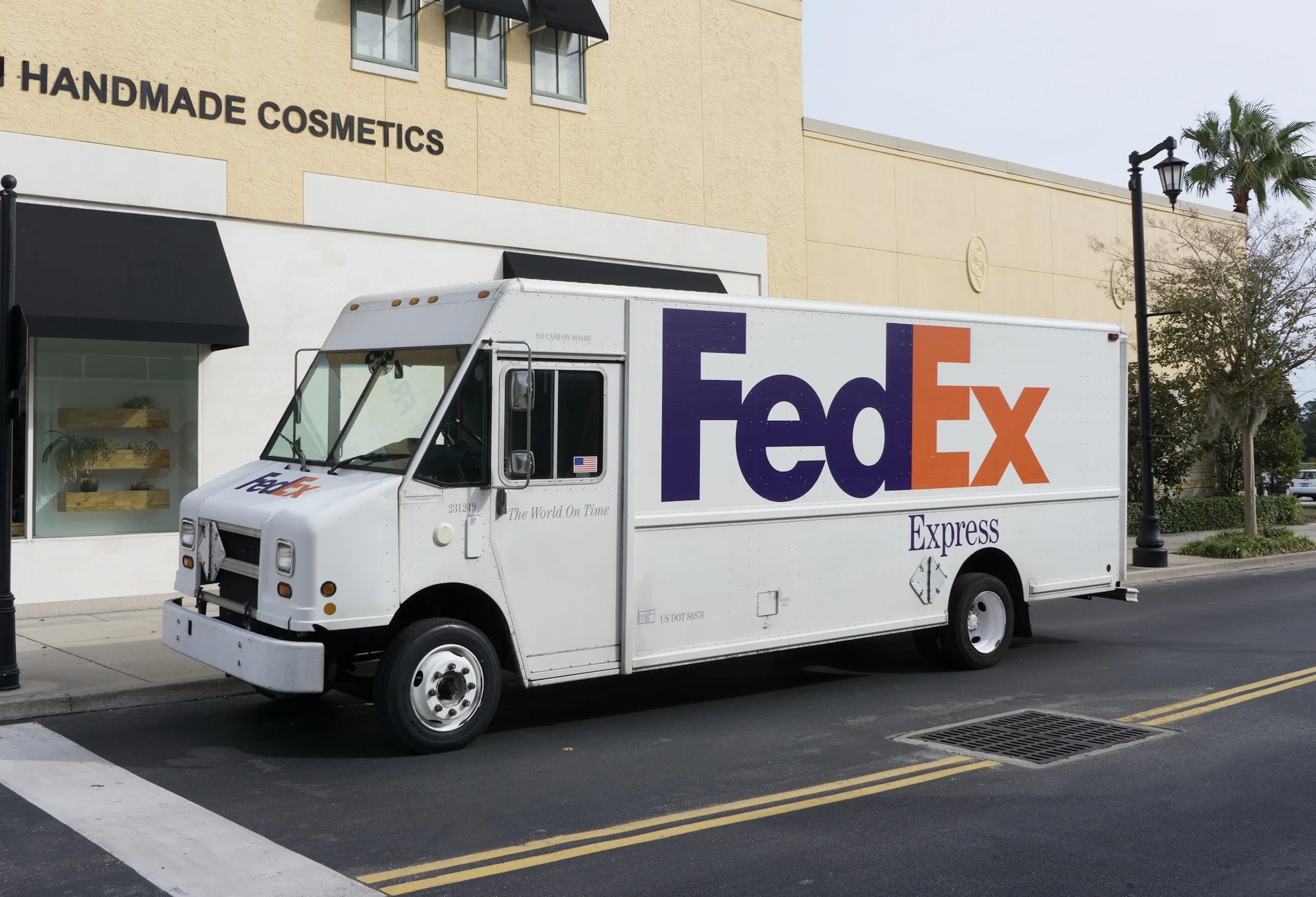 COSCO freight forwarder shipping agent in Shenzhen China to India