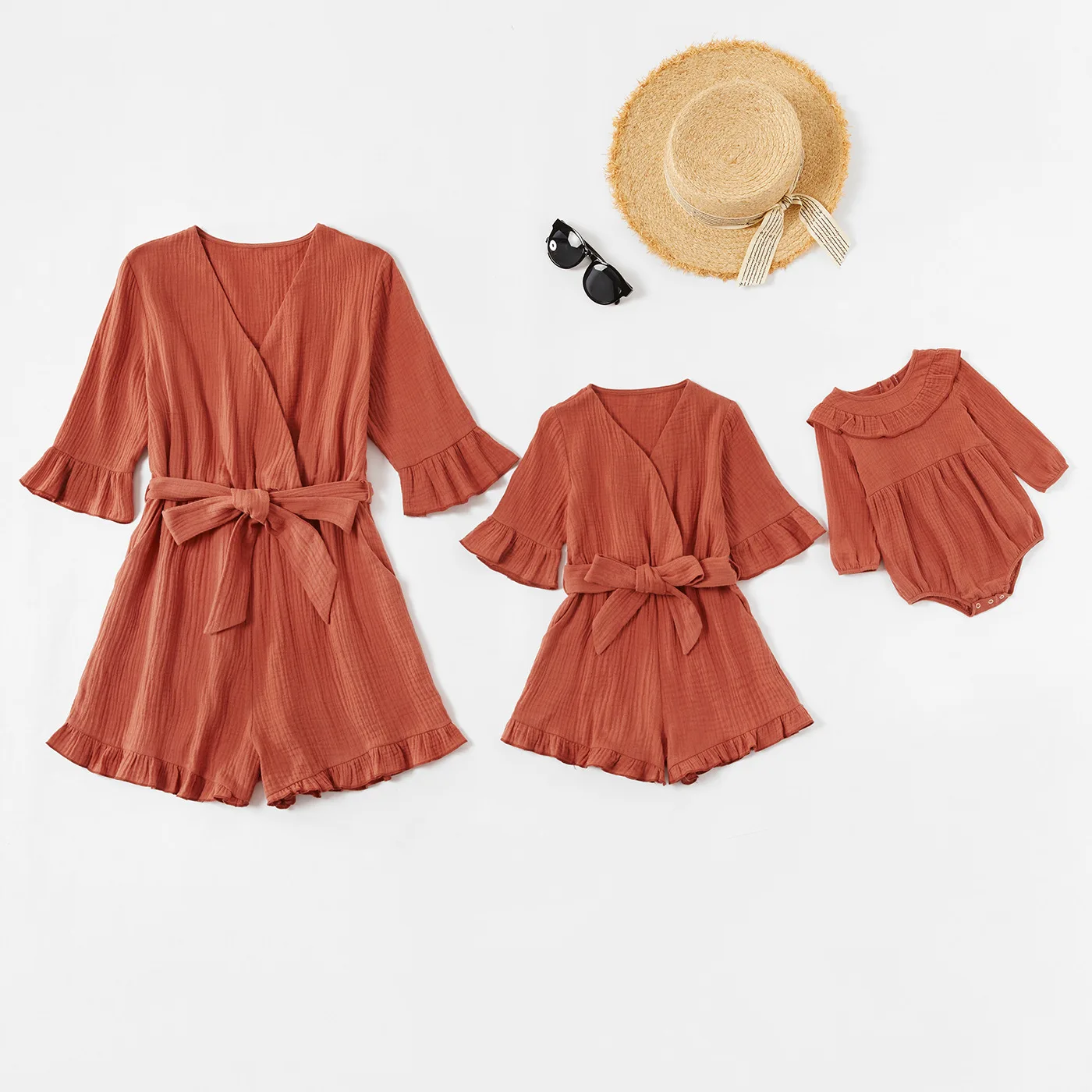 
Mommy and Me Outfits 