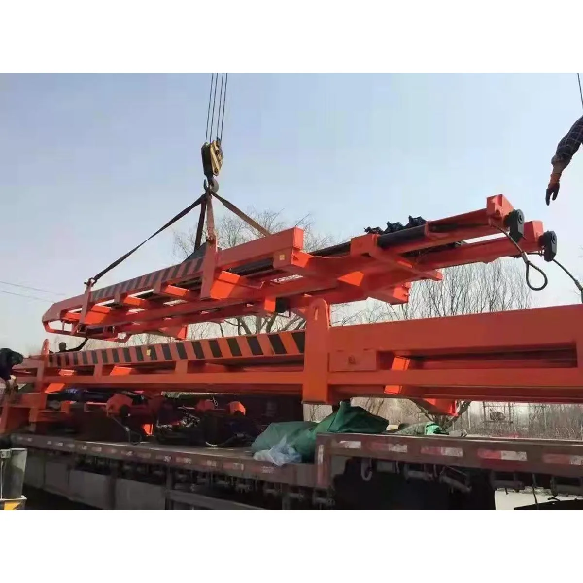 Chain driven heat exchanger upper air emplacement machine SD220-12D 65 ton max. force 12m pipe length