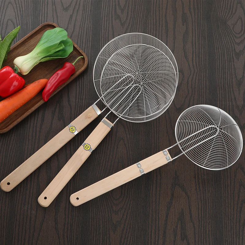 Hot sale  filter fried food noodle strainer mesh wire kitchen colander wooden handle stainless steel sieves strainers
