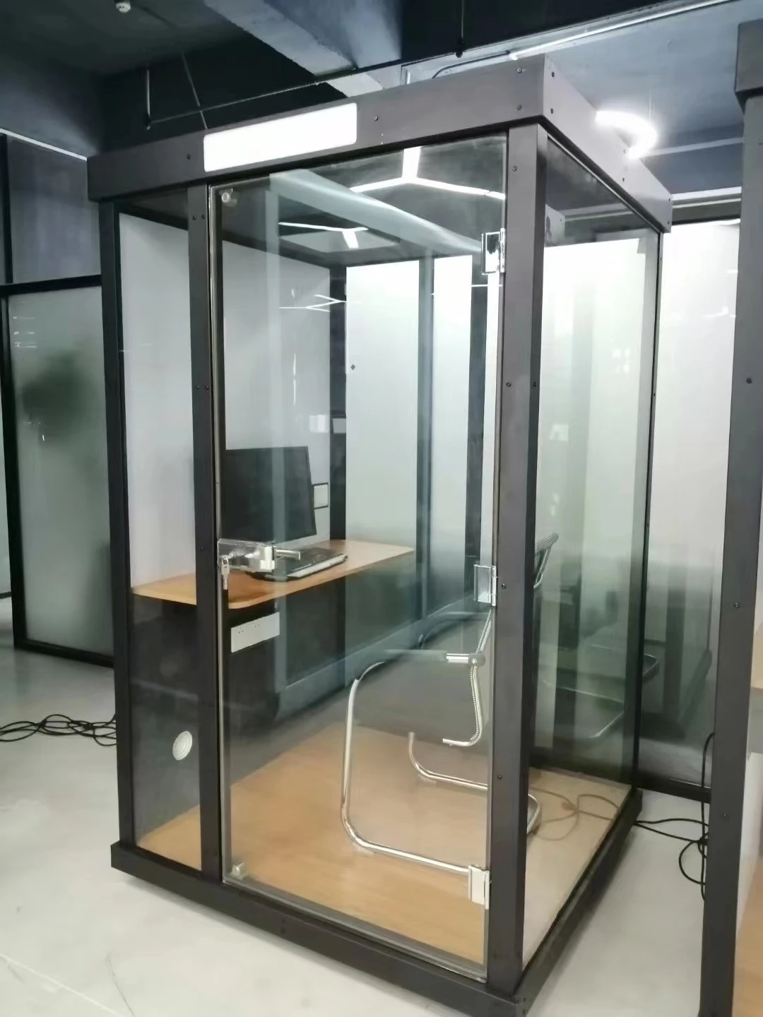 Mini Soundproof Booth Live Webcasting Room Tempered Glass Materials Movable Sound Insulation Function Pod Private Office Space