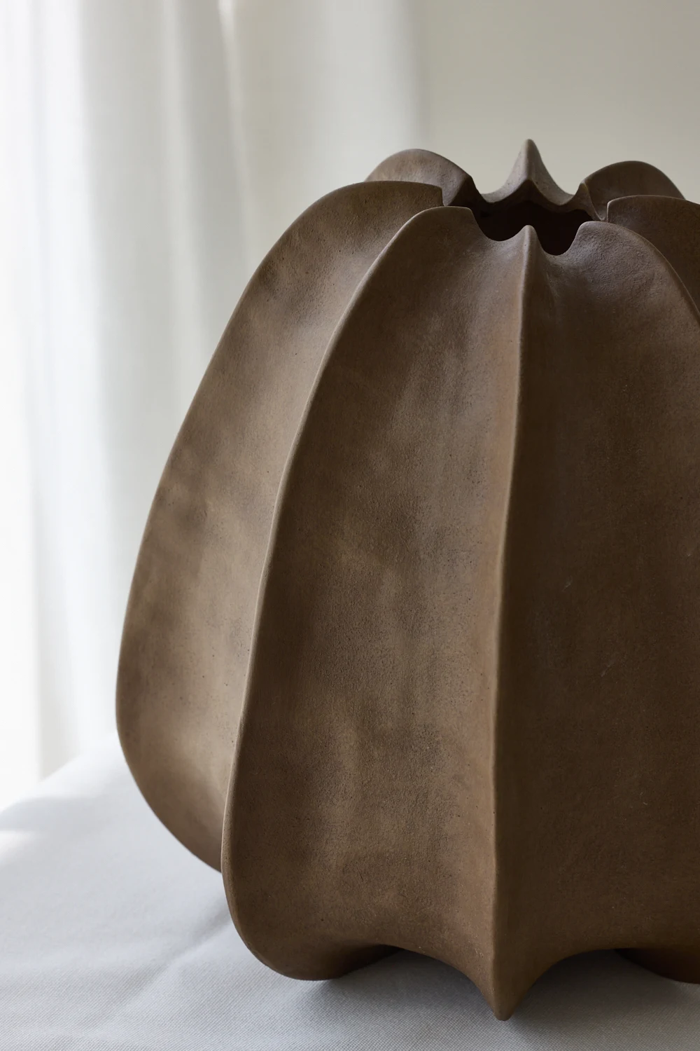 Nordic Creative Ceramic Vase Modern Minimalist Style Home Decorations with Popular Colorful Matt Glaze Made from Clay