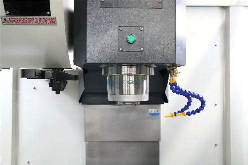 Фрезерный станок с ЧПУ VMC860, линейный направляющий вертикальный обрабатывающий центр