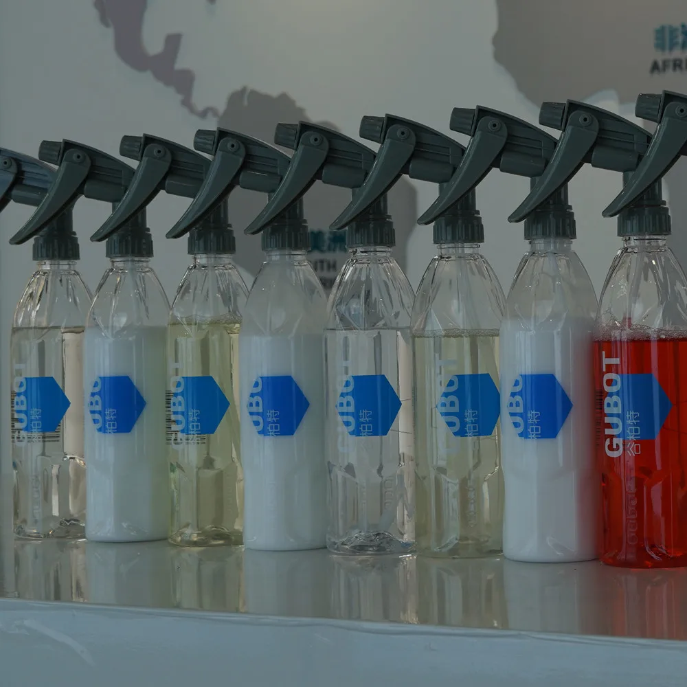 500 мл производитель для чистки салона автомобиля жидкостью под агент, многофункциональный автомобильный интерьер чистой жидкого снимающегося Розничная и оптовая продажа