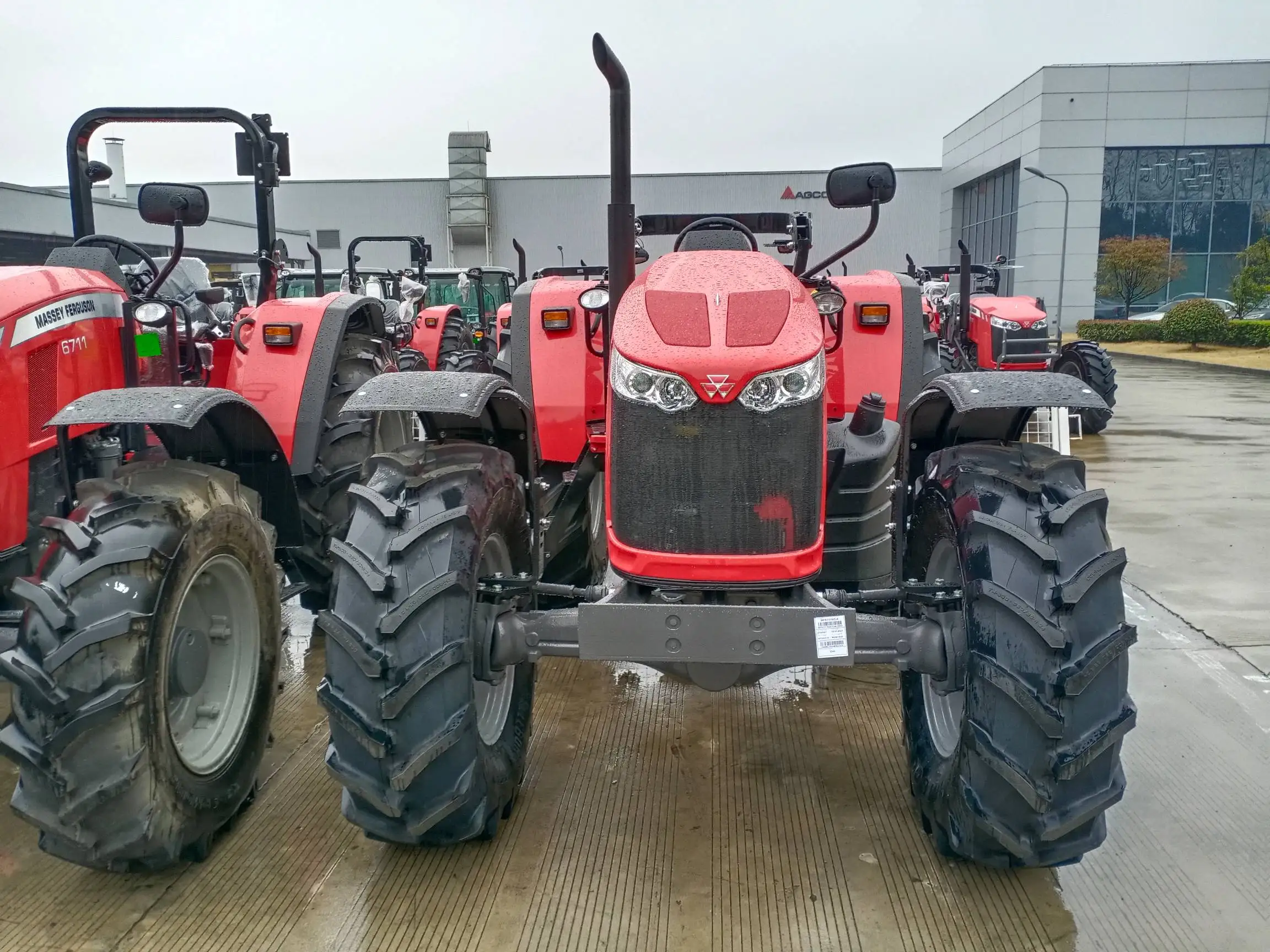 Farm Tractor None Power and Farms Applicable Industries Massey Ferguson Used Cheap Mf 1204