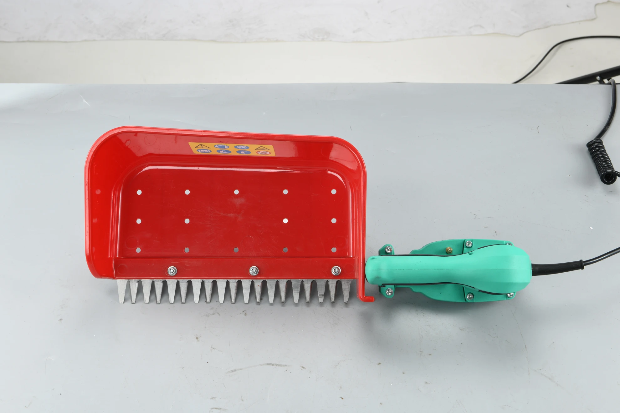 
24V battery Brushless hand Tea picker machine /Tea Leaf Harvester 