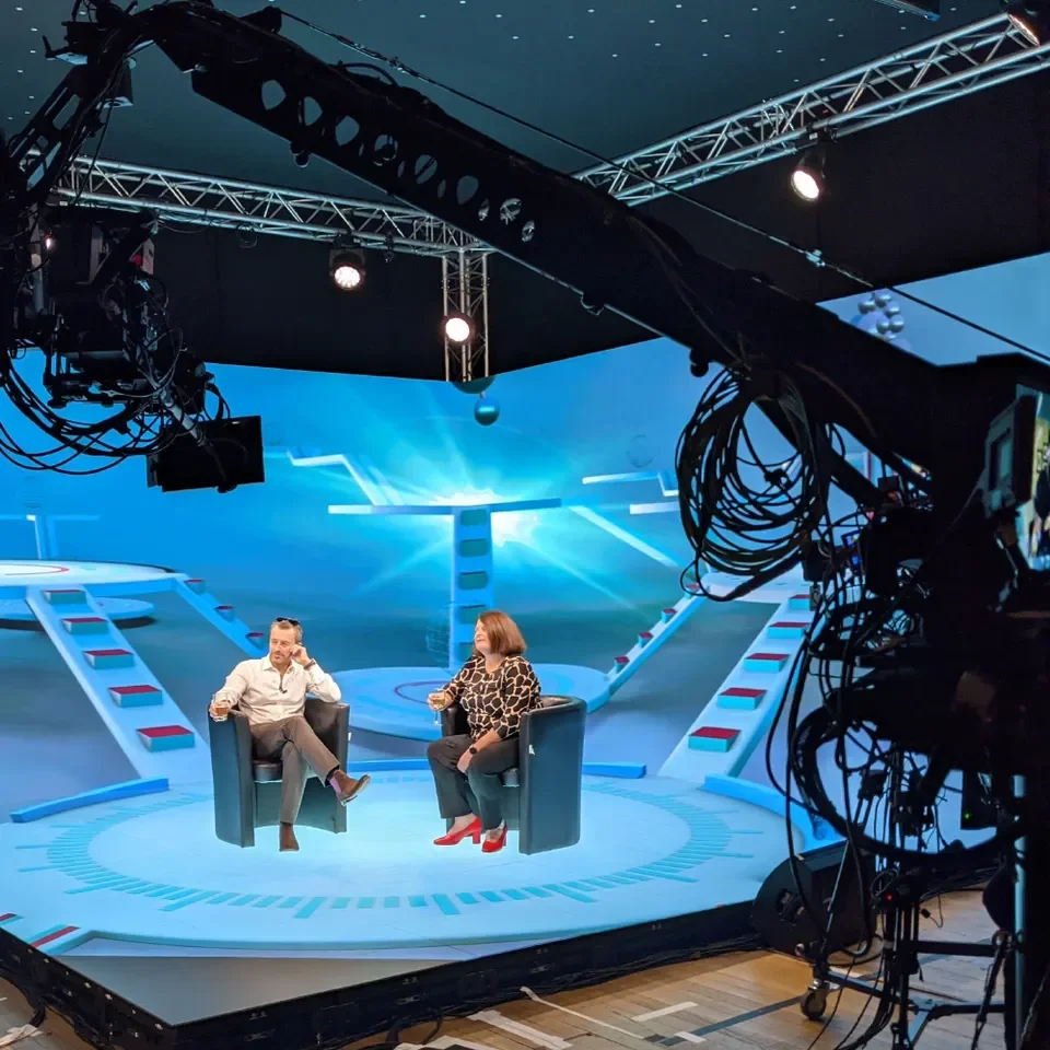 Factory Customized Full Color P2.604 P2.976 Virtual Studio LED Video Screen Display Production 4K Production Indoor LED Display