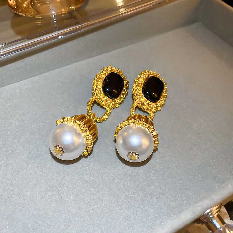 Silver needle square geometric pearl lantern earrings court style retro high -grade earrings niche temperament earrings