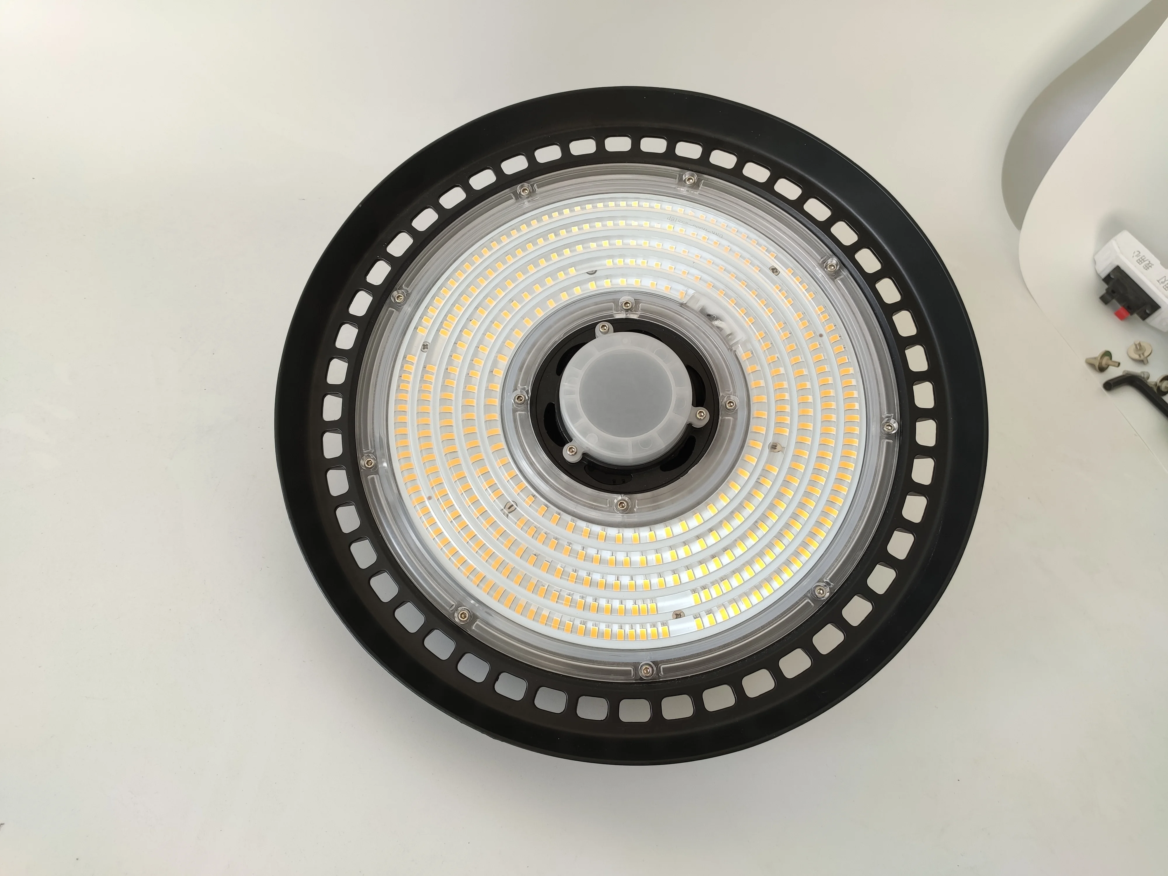  Etl dlc 2018 оптовая продажа Уникальный дизайн Новое светодиодное освещение zigbee НЛО led high bay light заводская цена