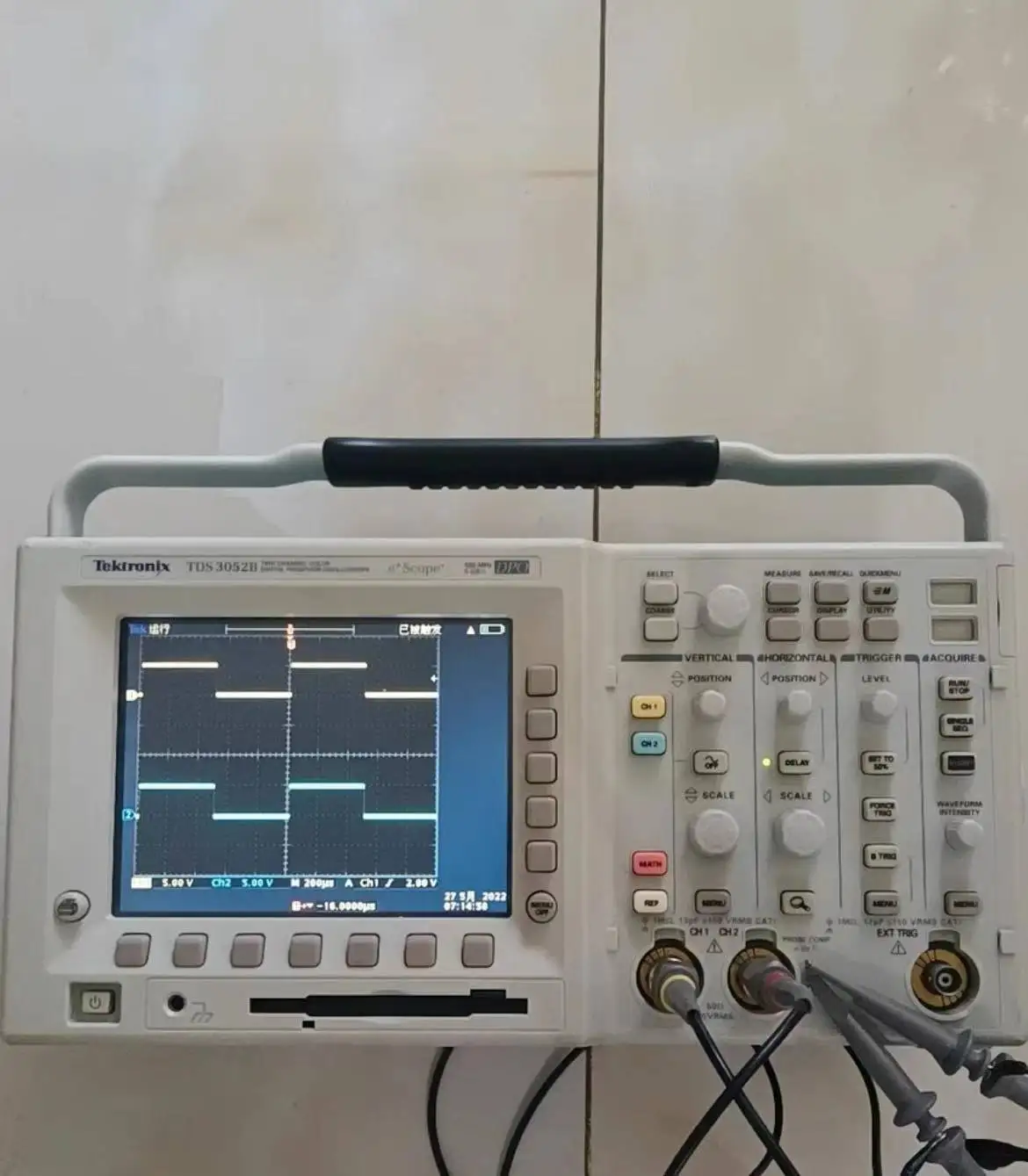 Tektronix TDS 3052B 2-Channel 500 Mhz 5GSs Digital Oscilloscope