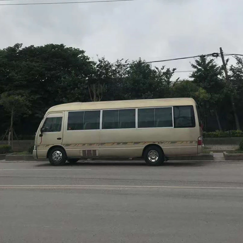  Японский бренд практически новые подержанные автомобили Подержанный автобус под горкой с дизельным двигателем 30 сидений дешевый для