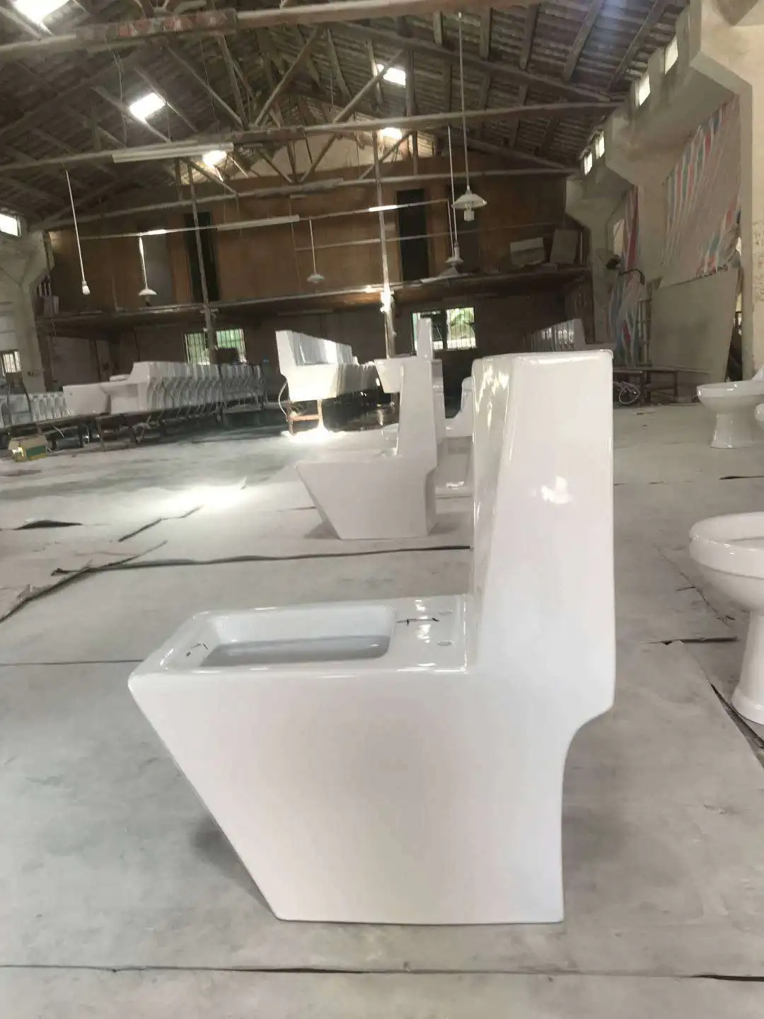 
Square Diamonds New Design Hot Selling Siphonic One Piece ceramic wc Toilet 