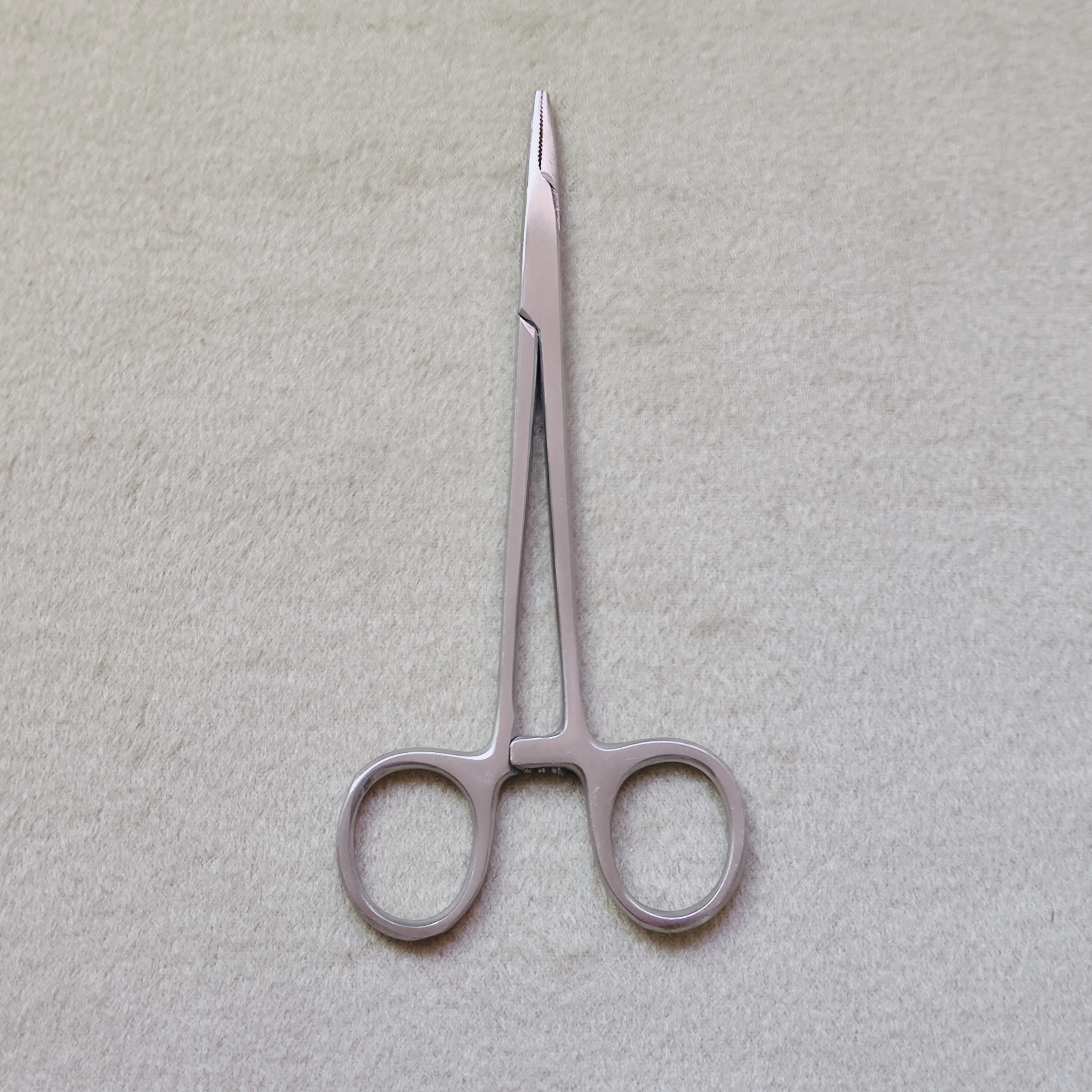 Best Quality Surgical Forceps Stainless Steel Surgical Haemostatic Vascular Clamp
