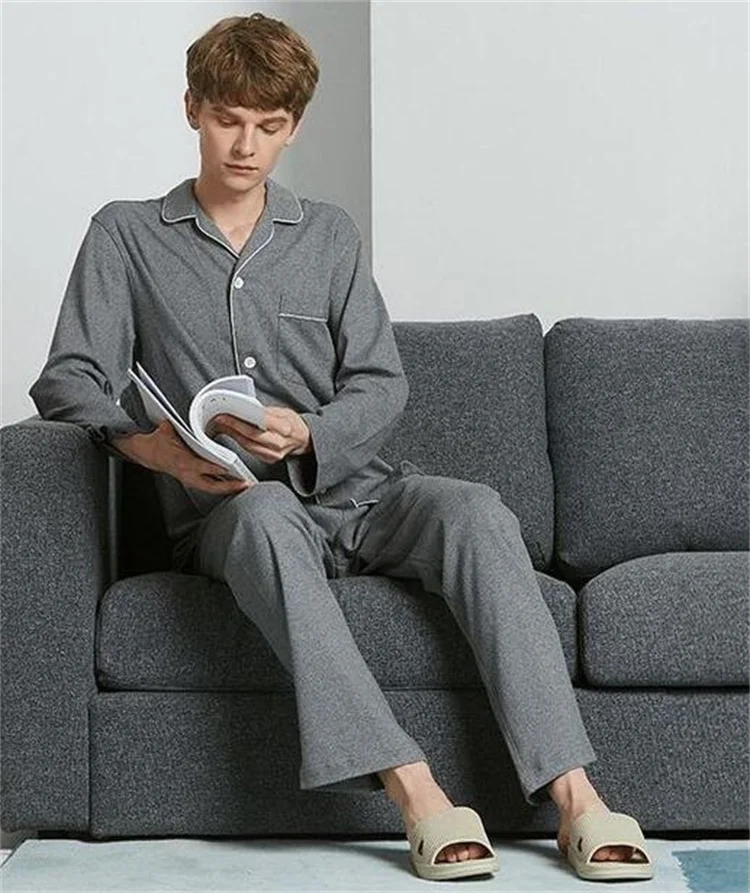 
2020 wholesale Soft nightwear flannel pyjamas and robe 
