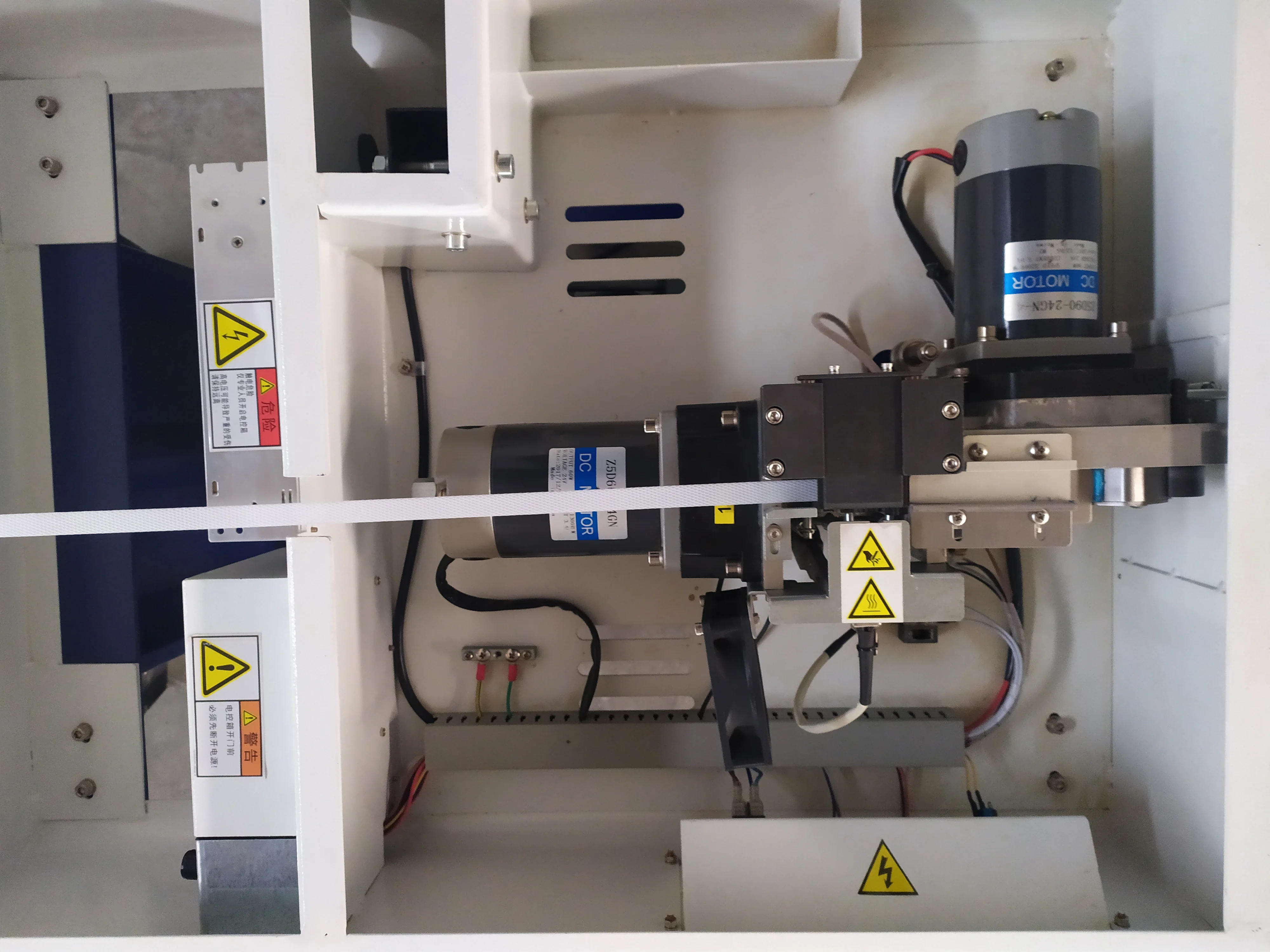 Semi automatic strapping and banding machine for packing