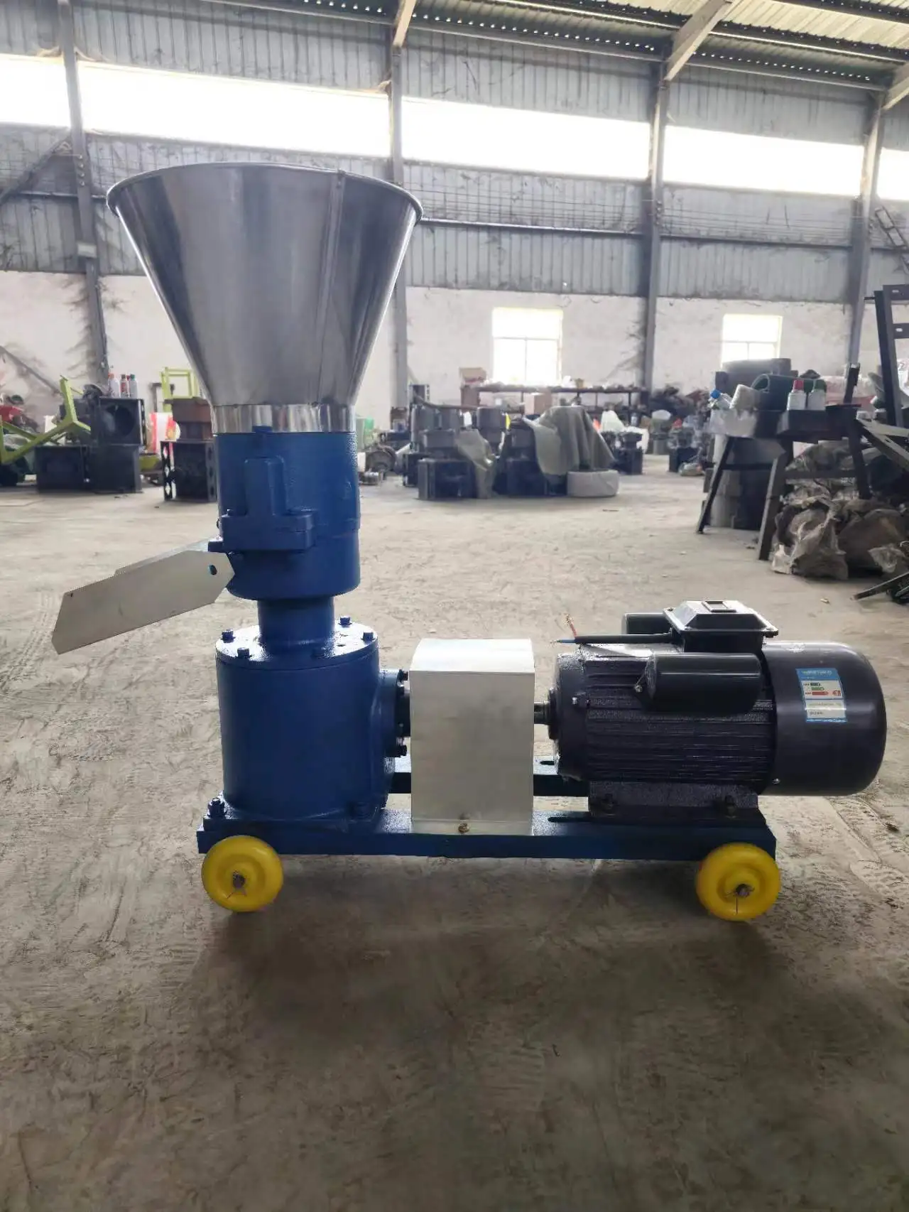 small automatic 80-100kg/hour chicken feed corn grass pellet making machine HJ-KL125