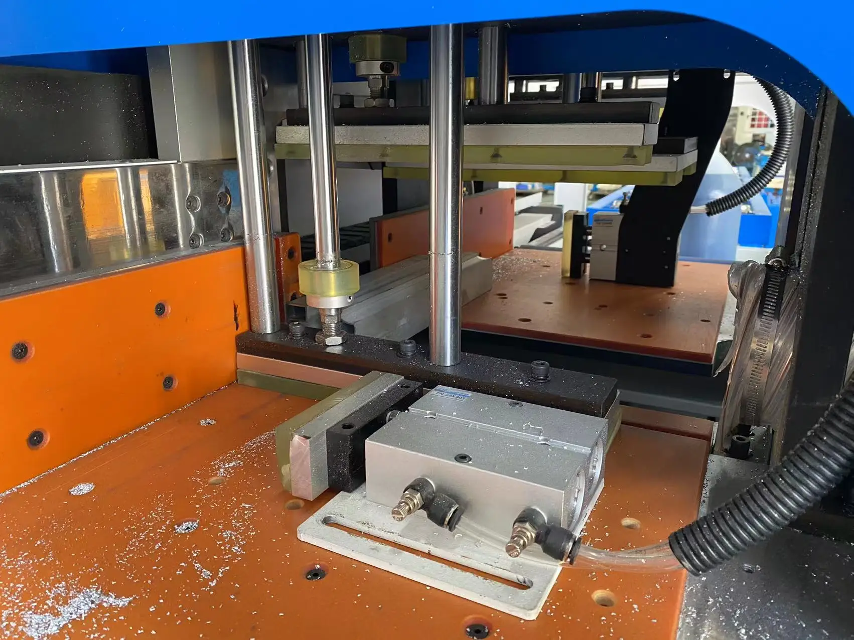 CNC Full Automatic Servo PLC Control Aluminum Profile Window Door Cutting Sawing Machine