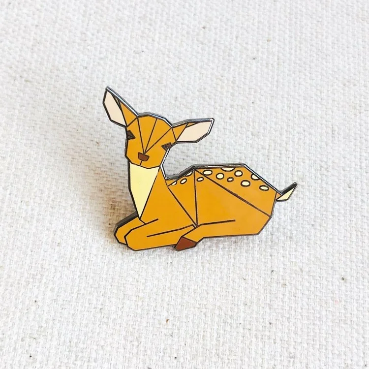 Китайские производители Kunshan, металлические булавки для лацканов, черный никель, металл, под заказ, жесткая эмалированная булавка для лацканов с оленем