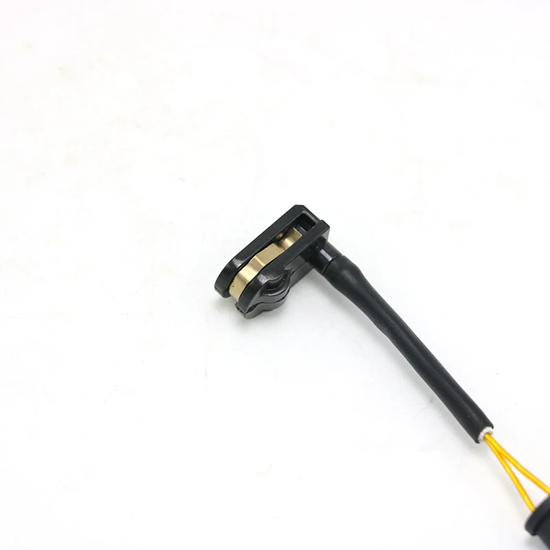 1 PIECE New 6395401417 6395401517 Brake Pad Wear Sensor For Mercedes Benz W204 C204 A209 X164 X166 W164 639 540 14 17