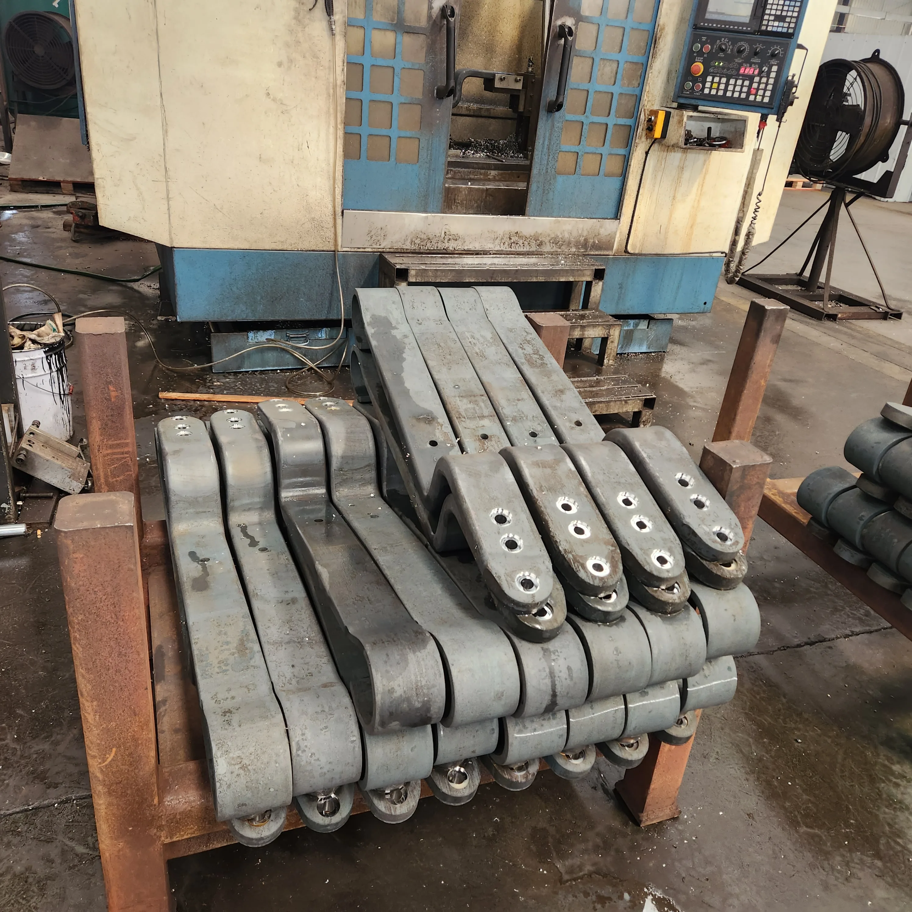 Air link suspension part no. 1421060-RH in 52CrMoV4 for Scania