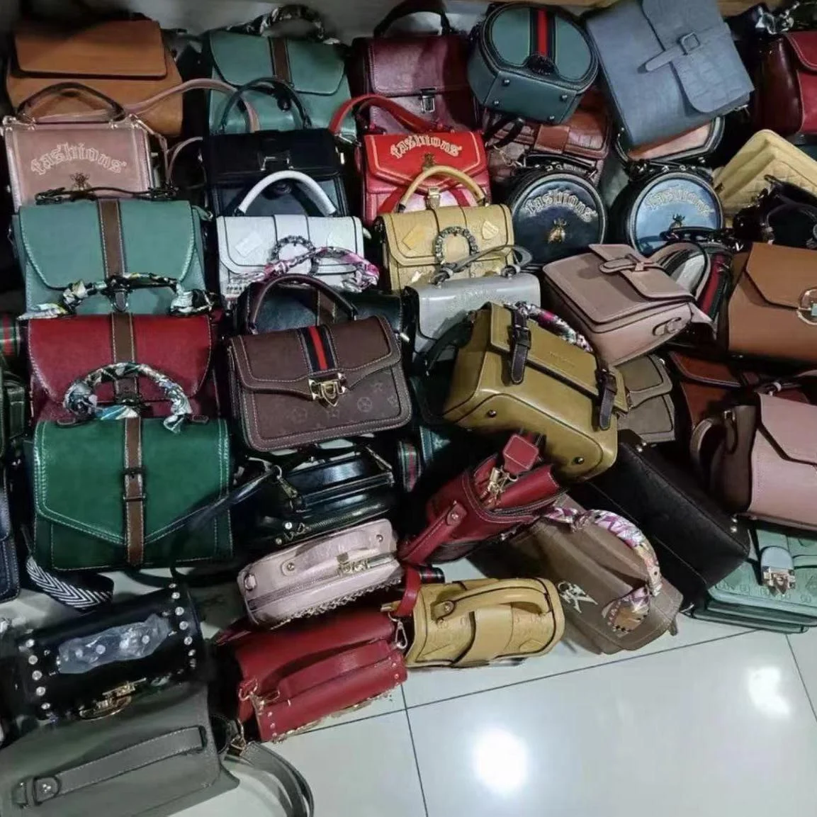 Original Luxury Branded Used Clothes Second Hand Clothes Shoes And Bags Bagged Ice Freezer