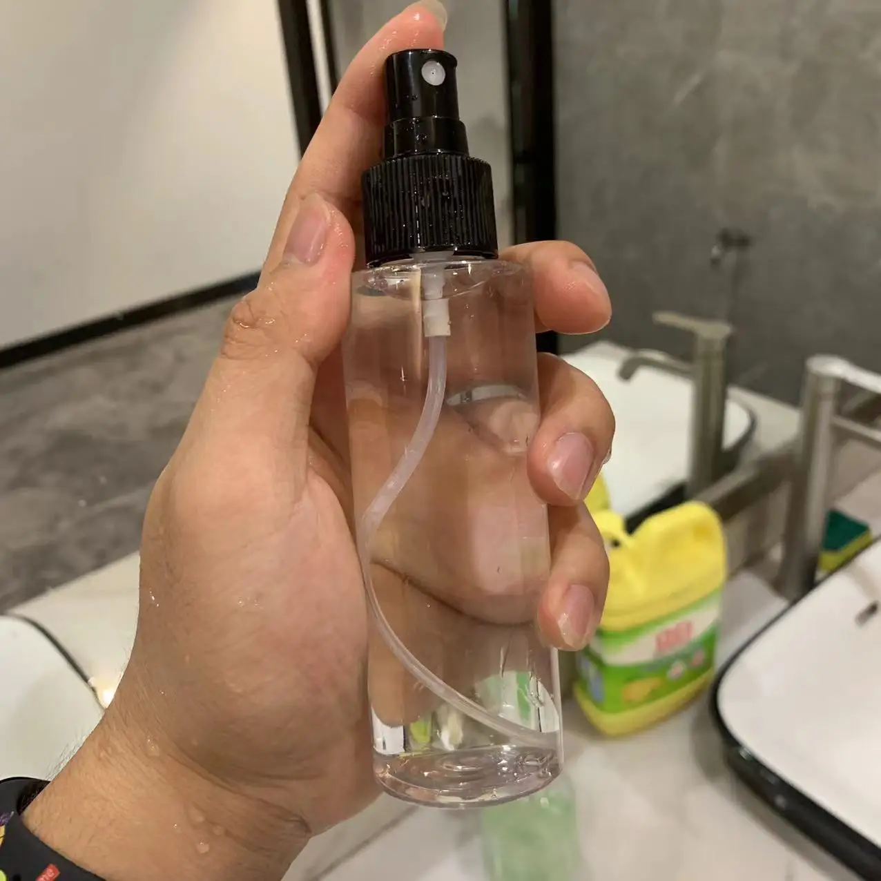 Empty Fine Mist Pet 100ml 120ml 150ml 200ml 250ml Clear Plastic Spray Bottle For Cosmetic Packaging