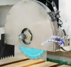 Low cost bridge saw stone cutting machine 5axis 3d stone working carving router with camera for quartz granite making for sale