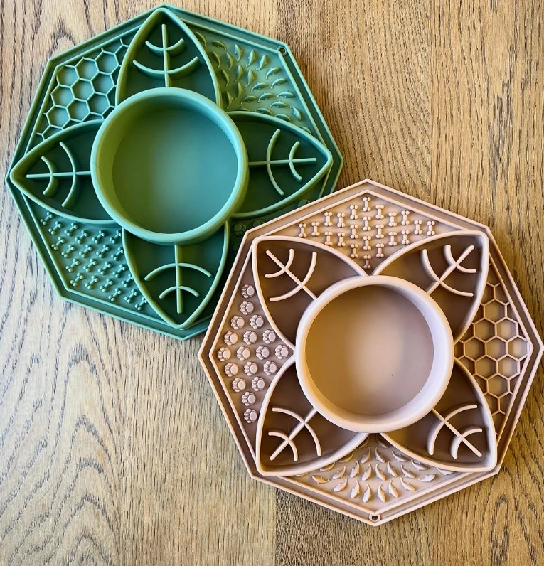 Mandala silicone slow feeder bowl customized dog food silica gel pad flower dog lick mat with suction cup