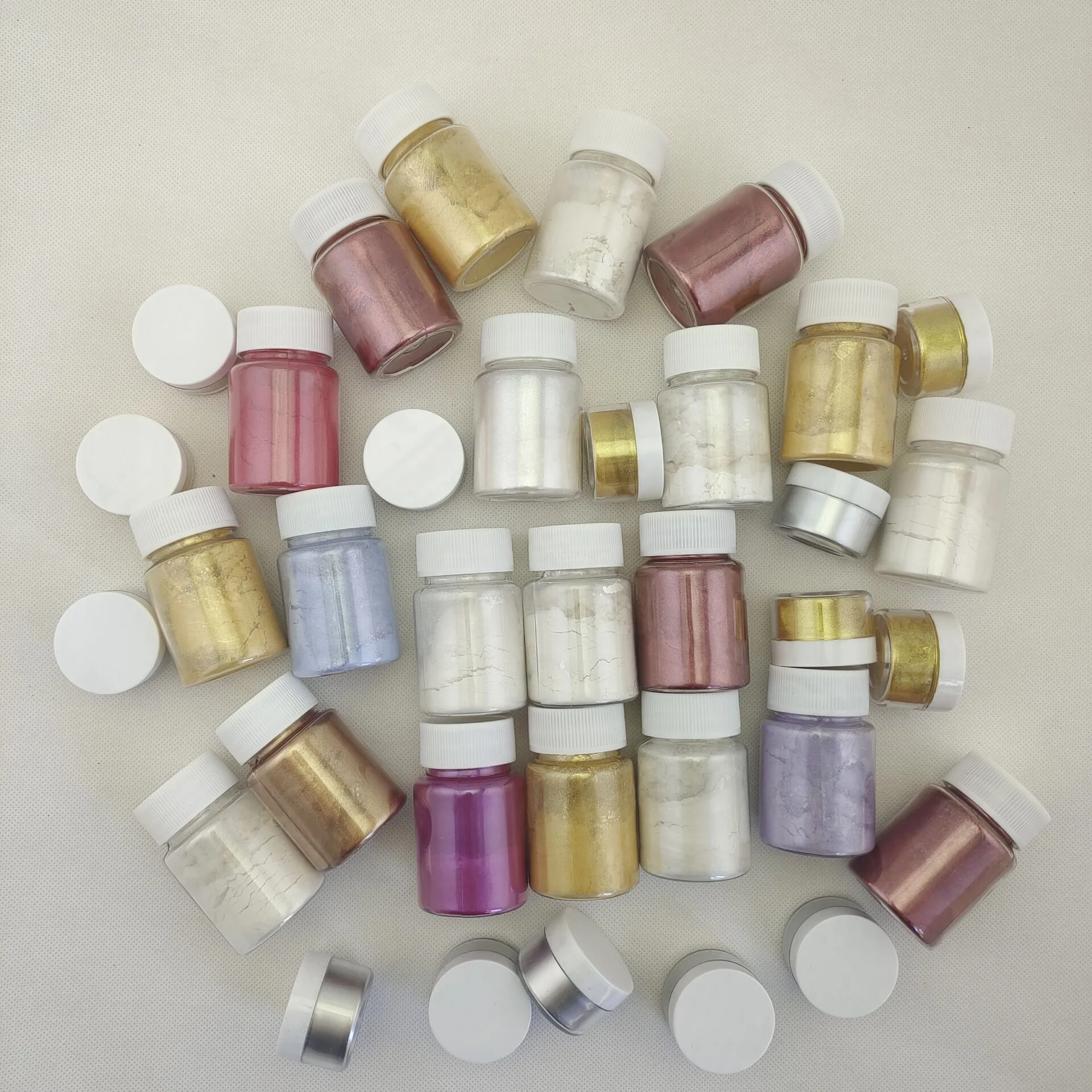 Edible E171 Glitter Mica Powder Pigment Free Luster Dust for Cake Decorating Tools Packaged Service