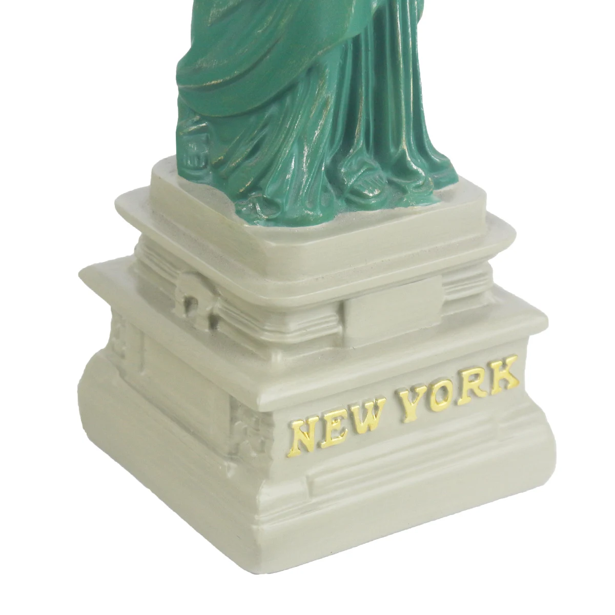 Standing Statue of Liberty Symbolizing Freedom Home And Office Decoration Resin Statue