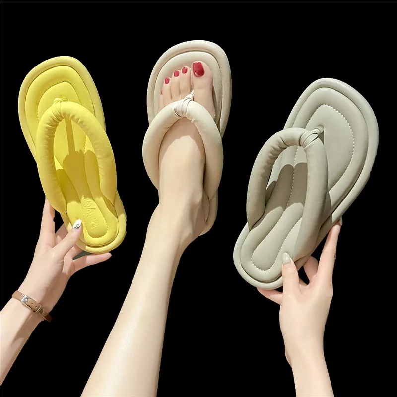 2021 Hottest Sell Fashion Women Beach Nude Slippers Non-slip Women Slippers Beach Walk  Fancy Slipper