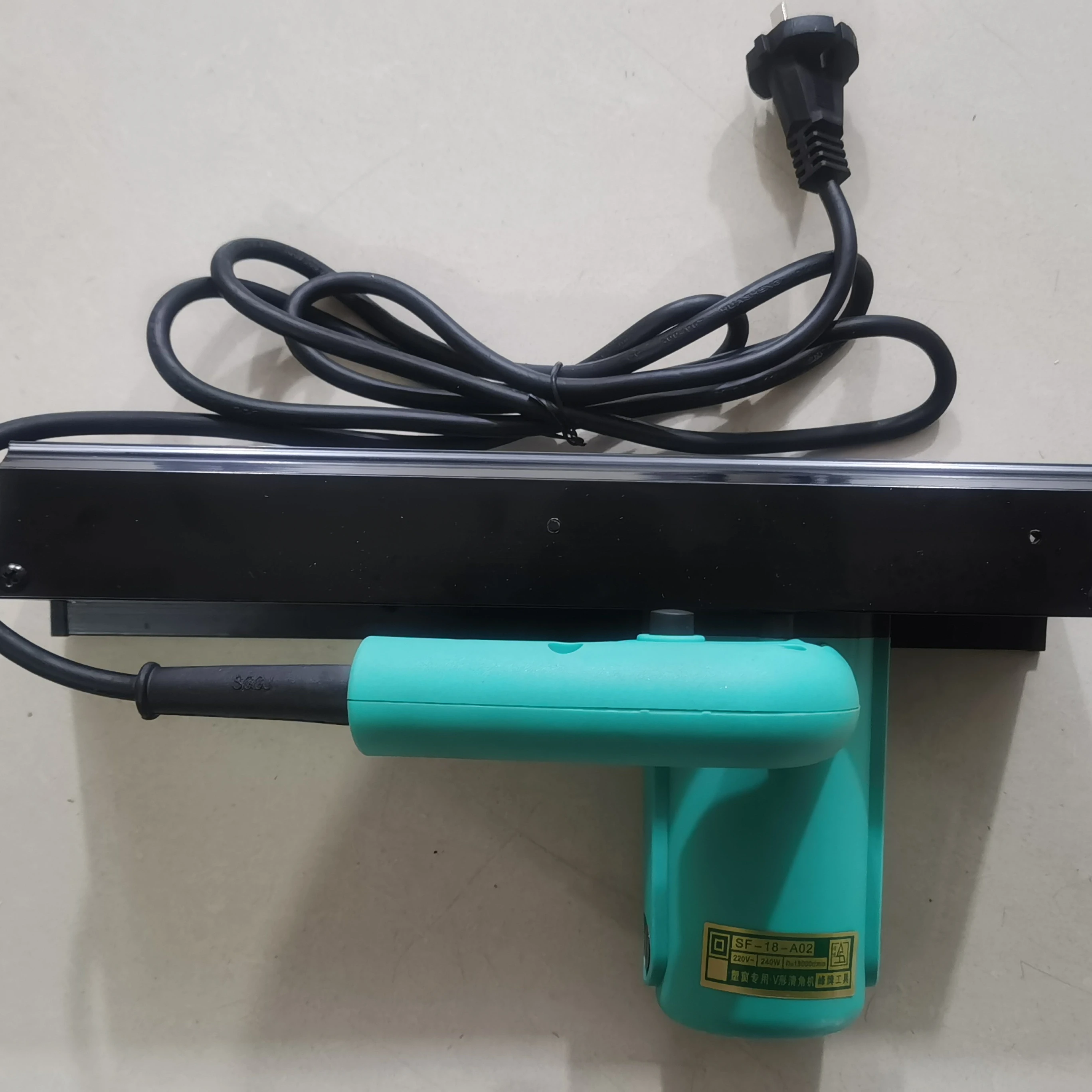 Manual cleaning machine for v port of plastic steel doors and Windows