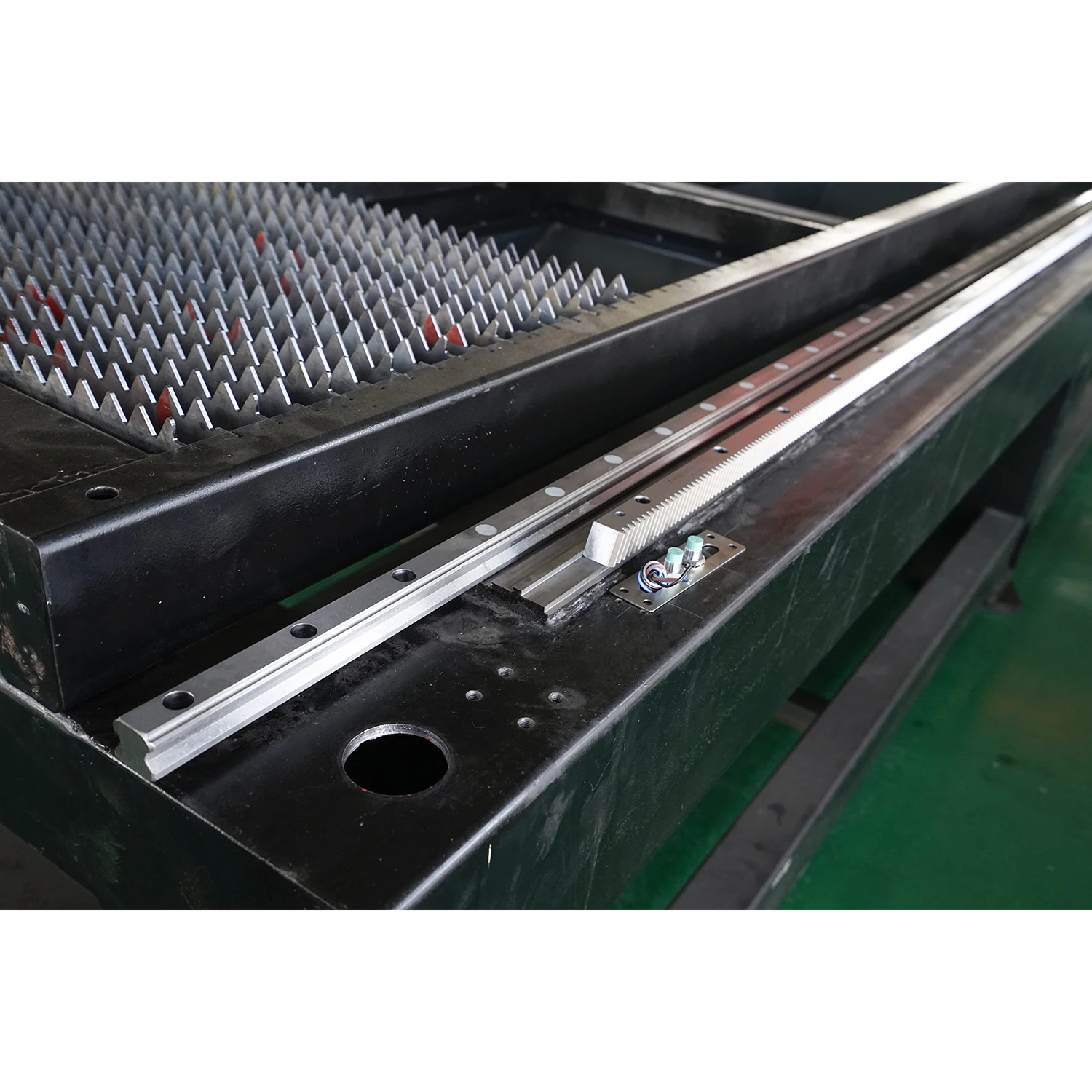 2019 New Design Professional Laser Cutting Equipment for Stainless Steel in China Factory Price