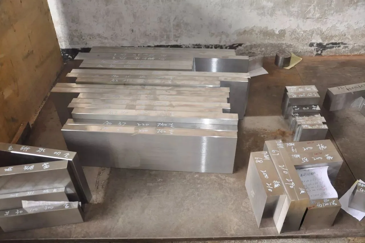 Plastic mold ISO stable quality 1.2311 P20 P20H 1211H 2312H  plastic mould base rolling plastic mould steel
