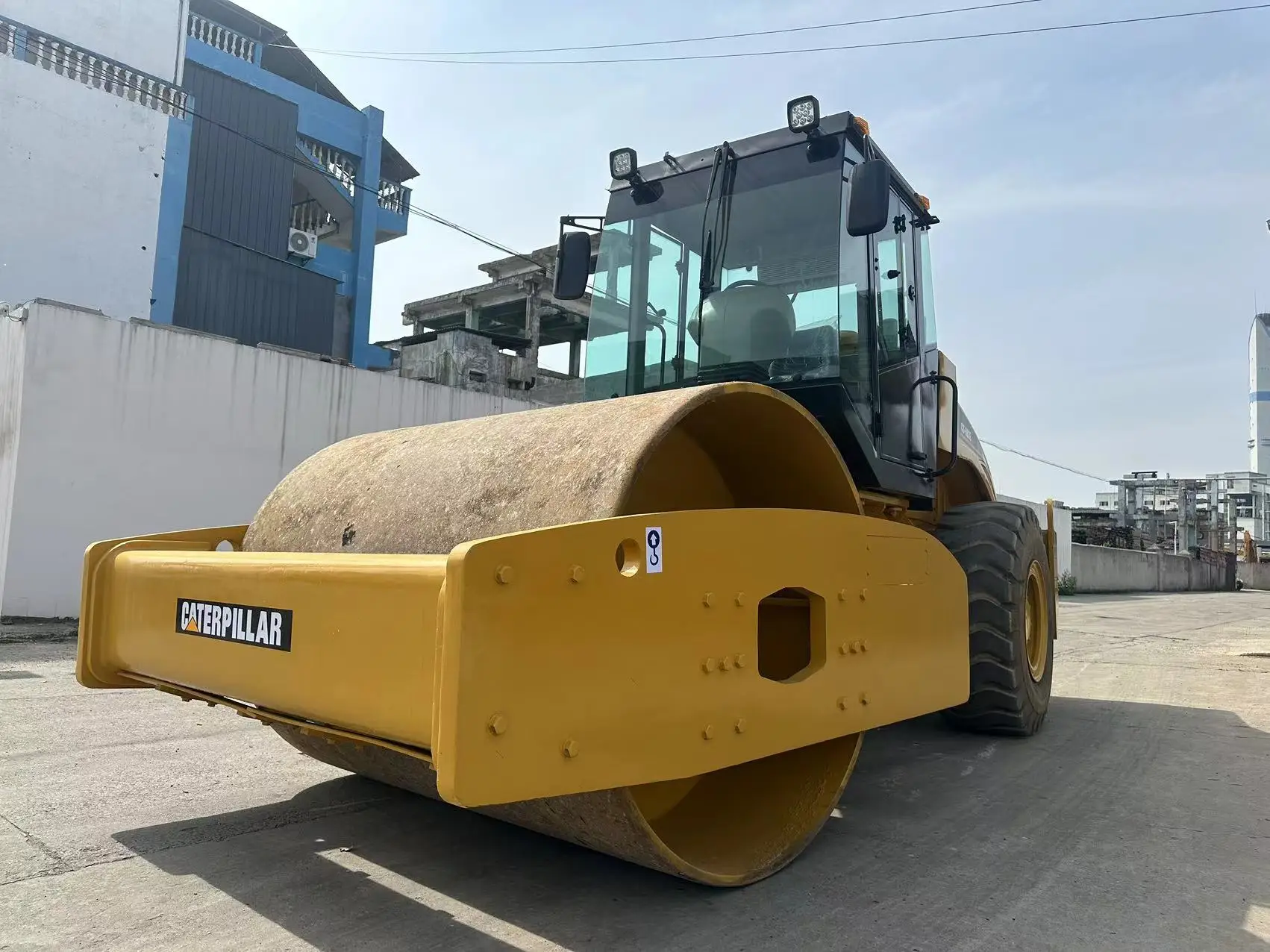 Japan Road roller compactor used Caterpillar CS683 CS583 for sale