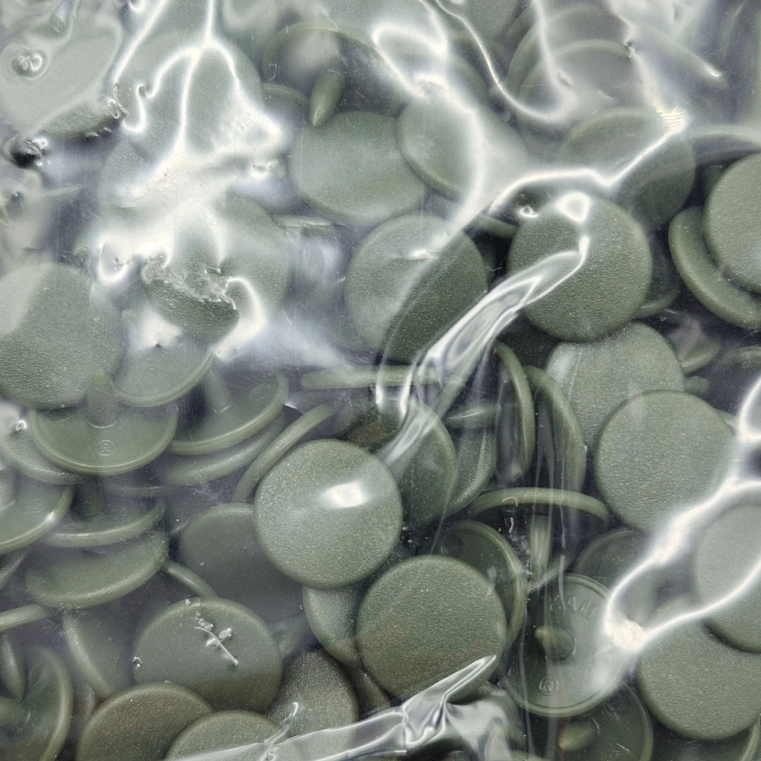 Dark Green T3 10.7mm 7000pcs Goods in Stock Custom Factory Plastic Press Snap Button  Studs