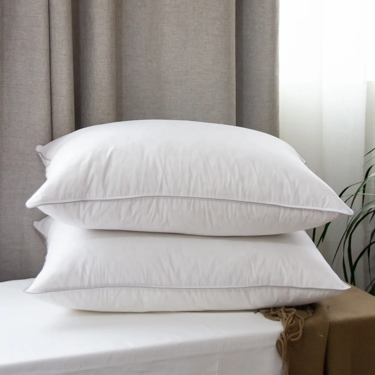MOQ 300pcs Luxury Hotel Custom High Resilient White Goose Duck Down Feather Sleep Pillow Cotton Comfy Pillow Inserts