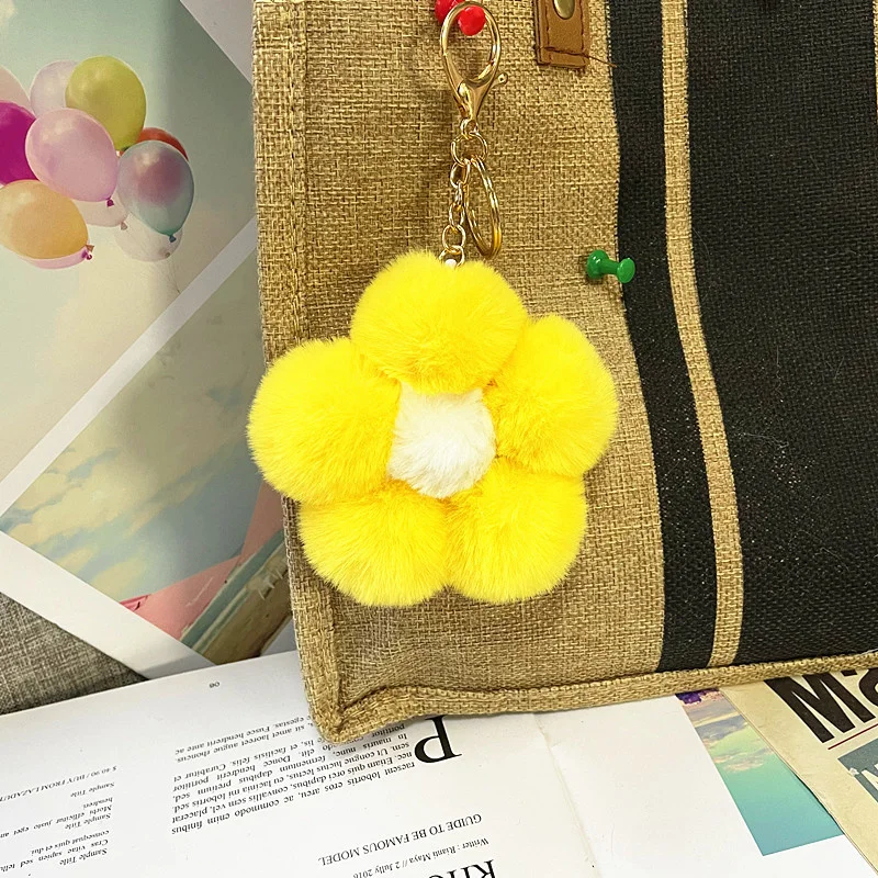 New Korea Style Multicolor Large Fluffy Pom pom Key Ring Accessory Flower PomPom Fur Ball Keychain for Handbag Charm