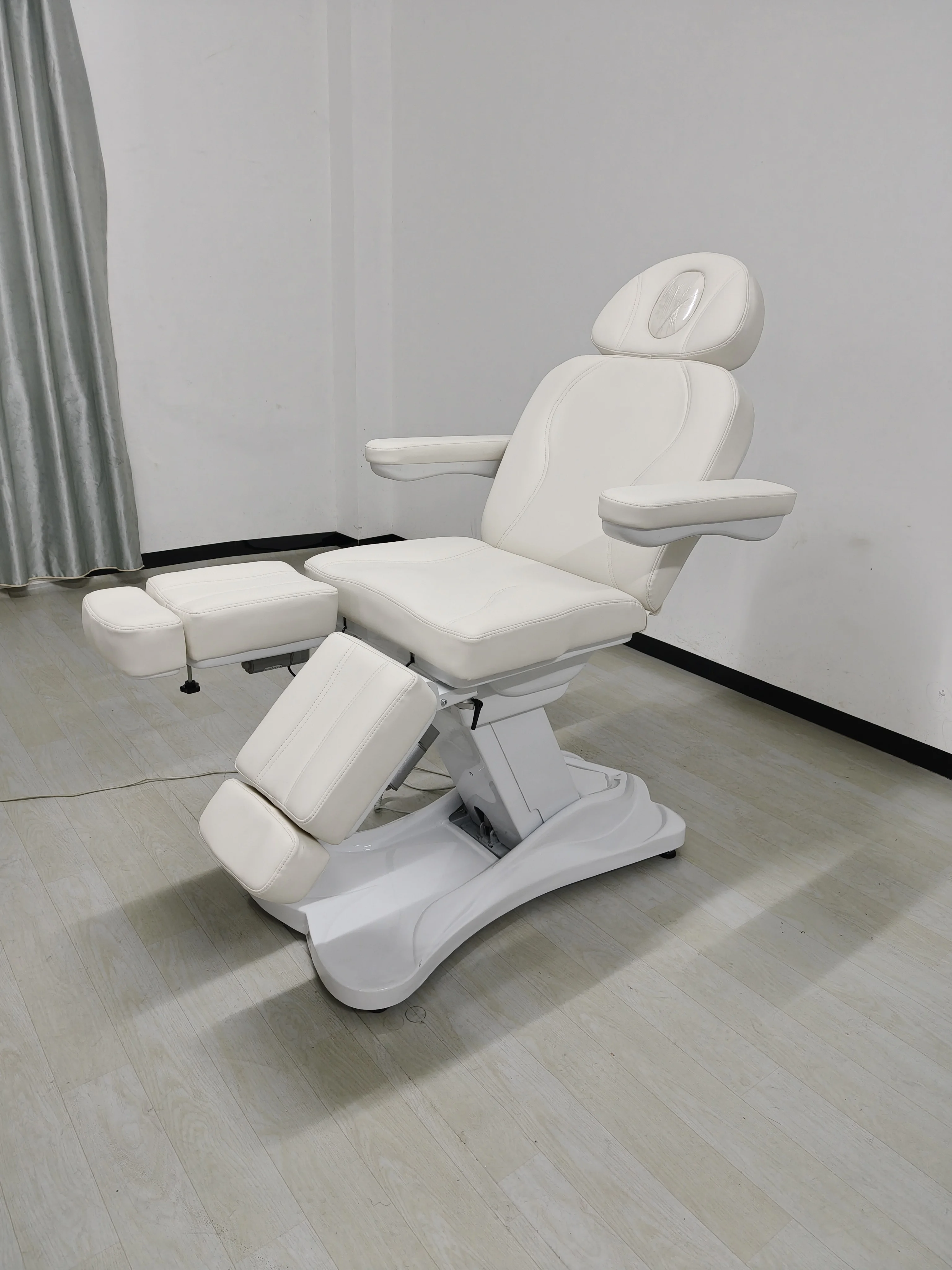New Design Medical Examination Spa Furniture Chair 2 3 4 5 Motors Electric Beauty Bed Split Leg Electric Pedicure Chair