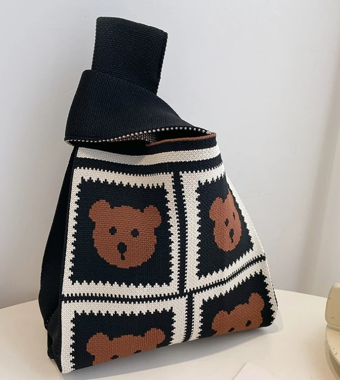 Knitted wool bucket bag with casual Tote bag in hand