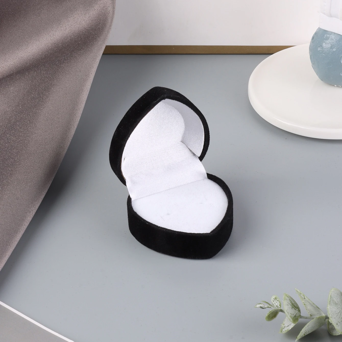 Luxury Valentine Plastic Black Heart Ring Flocking Velvet Jewelry Gift Packaging Box