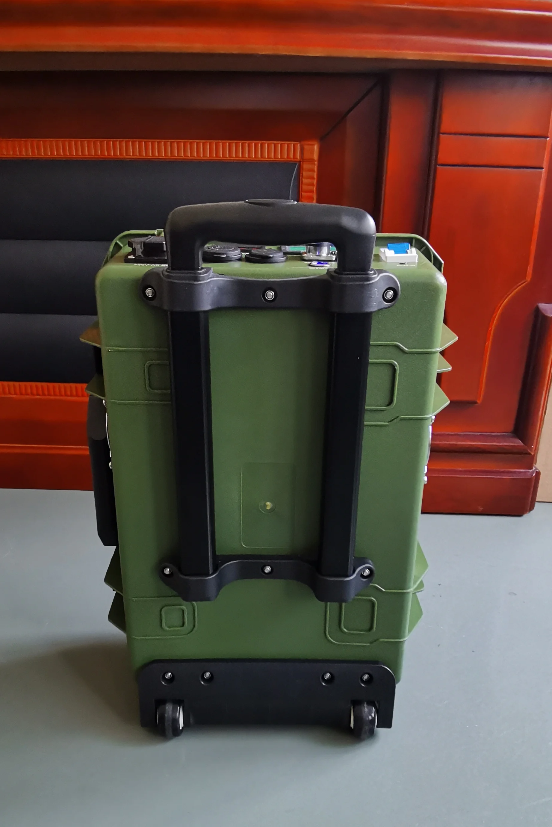 Rechargeable 5kw portable lifepo4 solar power generator 3000W portable power station for outdoor camping life